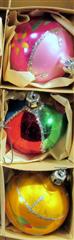 LOT 67 VINTAGE CHRISTMAS ORNAMENTS SANTA LAND VICTORIA - LOT INCLUDES A VARIETY